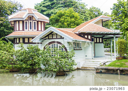 Small pavilion and pond 23071963