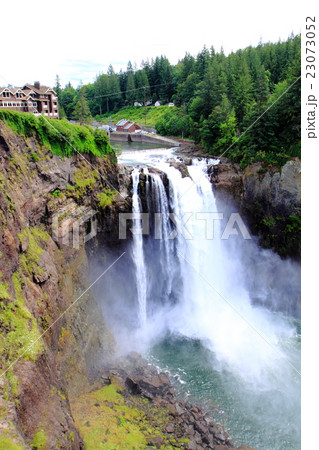 スノコルミー滝　ツインピークスロケ地　シアトル　アメリカ 23073052