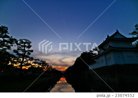 二条城の夕焼け 23074552
