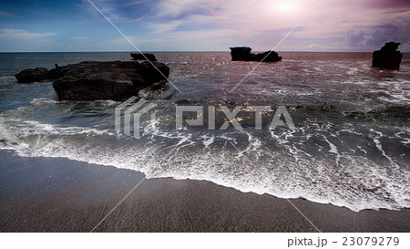 Indian ocean on sunset Indian ocean on sunset 23079279