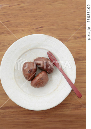 栗の渋皮煮和菓子フォーク木製トレー 栗の渋皮煮和菓子フォーク木製トレー 23083109