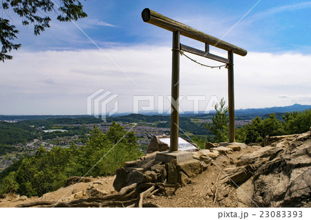 日和田山の鳥居 23083393