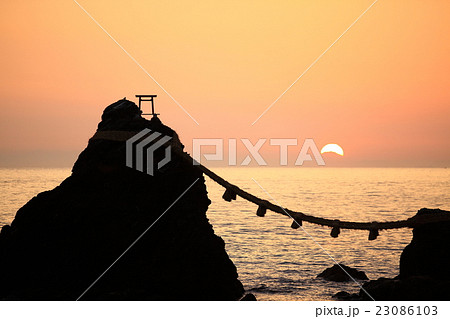 夫婦岩の奇跡 夫婦岩の奇跡 23086103