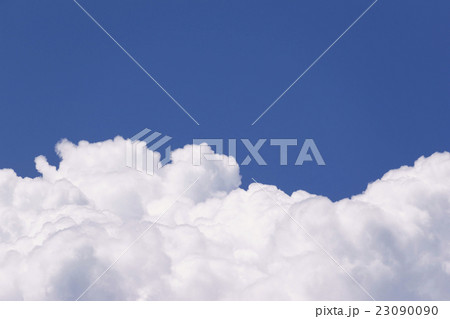 真夏の象徴入道雲積乱雲晴天青空の背景イメージ完成予想図パース素材 23090090