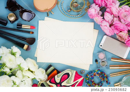 styled feminine desktop 23093682