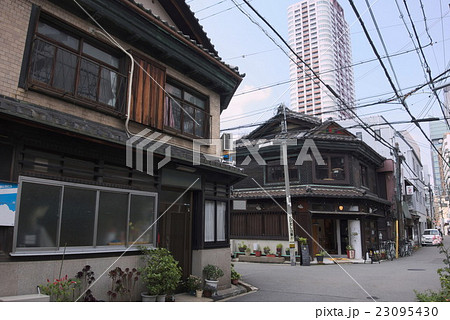 大阪 中崎町 レトロな街並みの写真素材 大阪 中崎町 レトロな街並みの写真素材