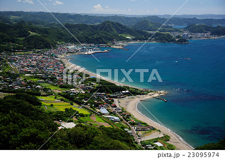 千葉県鋸山からの眺め　鋸南町 23095974