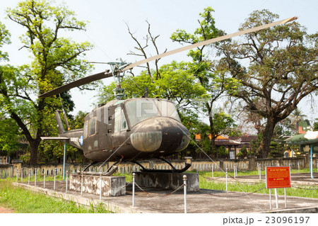 ベトナム戦争時にアメリカ軍が使用したuh 1ヘリコプターの写真素材