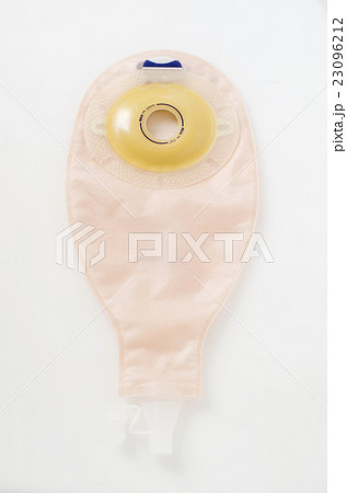 ストーマ装具（縦位置•上から） 23096212