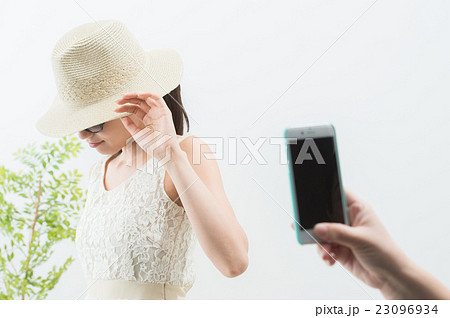 マナーのないスマホ撮影 23096934