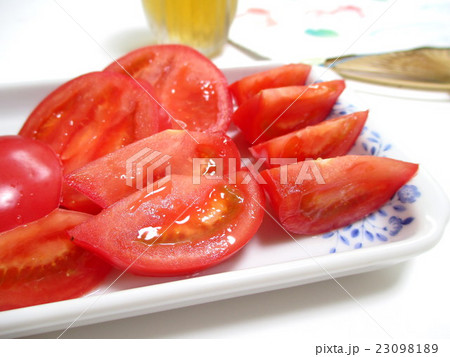 夏　冷たくて美味しい冷やしトマト 23098189