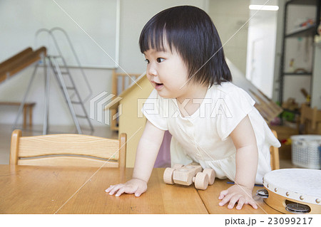 女の子 1歳 女の子 1歳 23099217