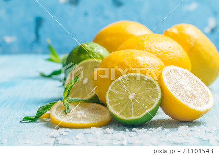 Fresh slice lemon Fresh slice lemon 23101543