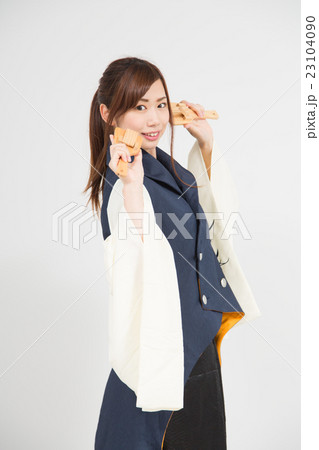 よさこいダンサーの女性 23104090