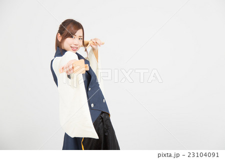よさこいダンサーの女性 23104091