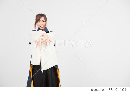 よさこいダンサーの女性 23104101