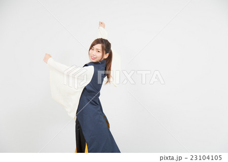 よさこいダンサーの女性 23104105