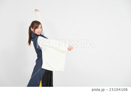 よさこいダンサーの女性 23104106