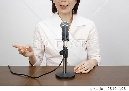 女性候補者の政見放送 女性候補者の政見放送 23104198