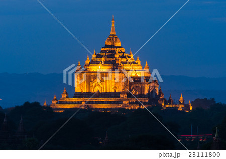 Ancient Htilo MinloPagoda at twilight, Bagan 23111800