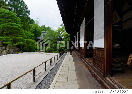 金地院　鶴亀の庭園と方丈 23121084