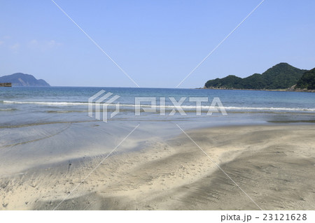 白い砂浜の海水浴場 大分県蒲江波当津海水浴場 の写真素材