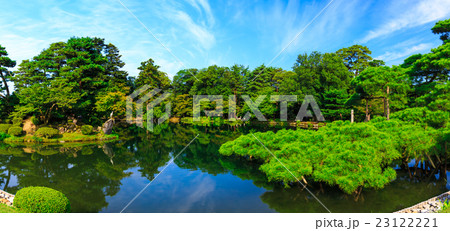 新緑の兼六園　パノラマ 23122221