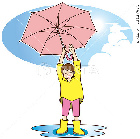 傘を振り上げて雨が降り止んだことを喜ぶ小学生の女の子 レインコート 水溜り 青い空 のイラスト素材