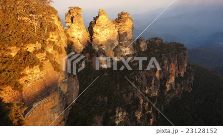 The Blue Mountains National Park The Blue Mountains National Park 23128152