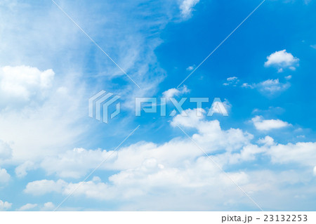 空 雲 コピースペース 積雲 初夏の空 広いコピースペース 汎用的な空 梅雨時の晴れ間 空 雲 コピースペース 積雲 初夏の空 広いコピースペース 汎用的な空 梅雨時の晴れ間 23132253