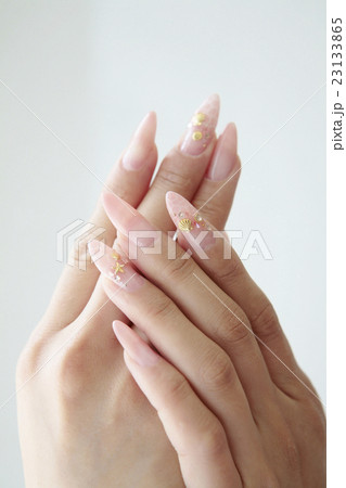 コーラルピンクネイル貝ガラパーツ付き コーラルピンクネイル貝ガラパーツ付き 23133865