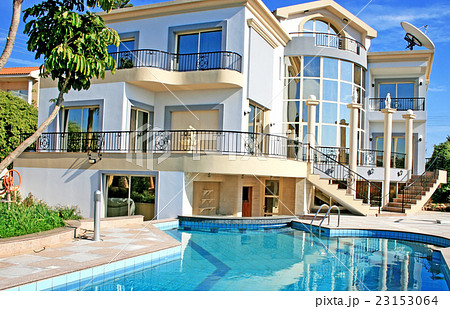 Luxurious villa Luxurious villa 23153064