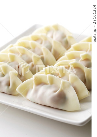 下ごしらえをした餃子 下ごしらえをした餃子 23161224