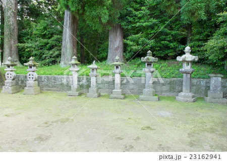 武田神社にある石灯 23162941