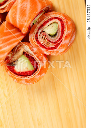 tasty sushi 23167532