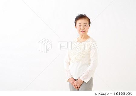 シニア女性 23168056