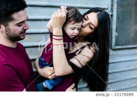 young family with a child 23170089