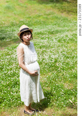 公園でマタニティフォト 23173389