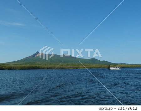 遊覧船から見る北海道駒ヶ岳（全景） 23173612