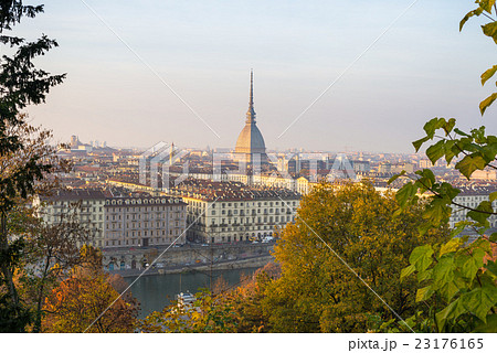 Popular city view of Turin (Torino) at sunset 23176165