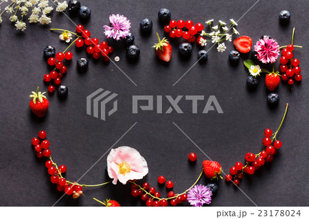 summer berries and flowers 23178024