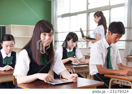 中学ICT活用授業風景 23179324