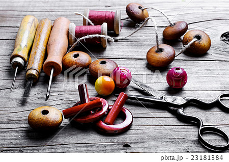 beads and set of tools beads and set of tools 23181384