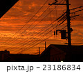 夕焼け空と、電柱電線のシルエット 23186834