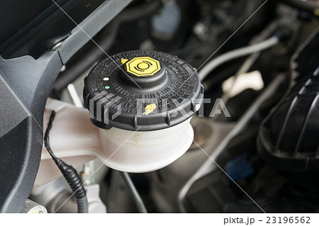 car maintenance, check the level of brake car maintenance, check the level of brake 23196562
