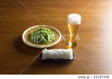 ビールと枝豆 23197296