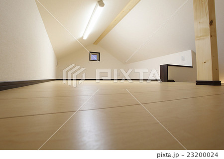 モデルハウス 屋根裏部屋 23200024