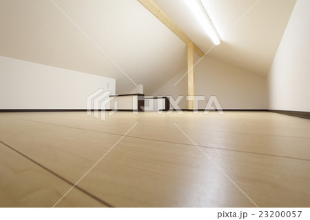 モデルハウス 屋根裏部屋 23200057