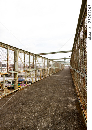 三鷹電車庫跨線橋 23201203