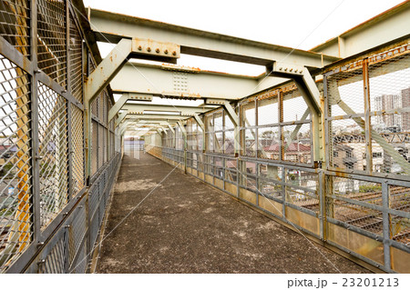 三鷹電車庫跨線橋 23201213